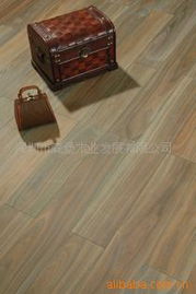 深圳市羅湖區(qū)森堡木業(yè)行產(chǎn)品一覽 實(shí)木地板與塑膠地板精選